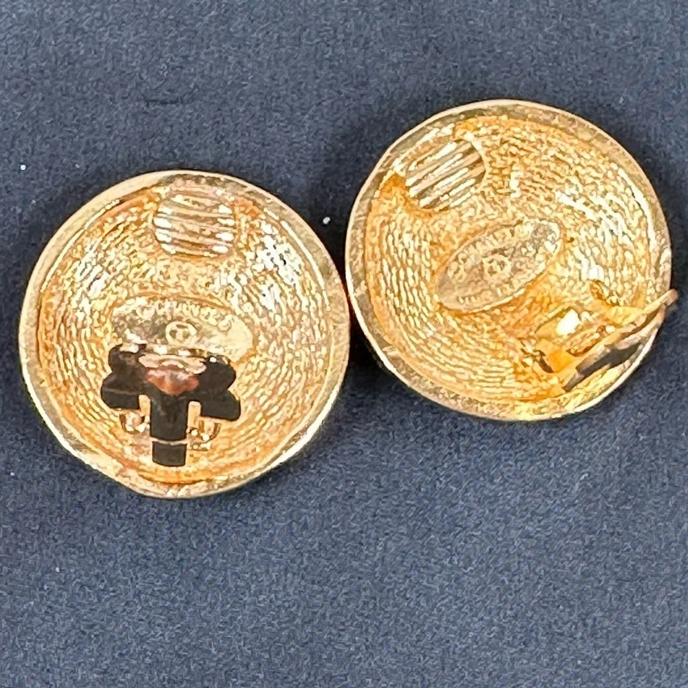 Authentic Chanel CC Gold Logo clip on earrings